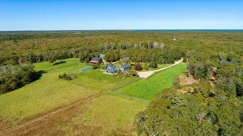 40 & 44 Meetinghouse, 19 & 25 Old Farms Trail Edgartown MA 02539