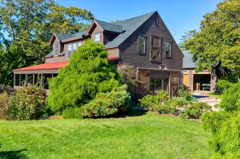 40 & 44 Meetinghouse, 19 & 25 Old Farms Trail Edgartown MA 02539