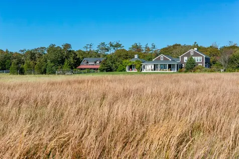 40 & 44 Meetinghouse, 19 & 25 Old Farms Trail Edgartown MA 02539