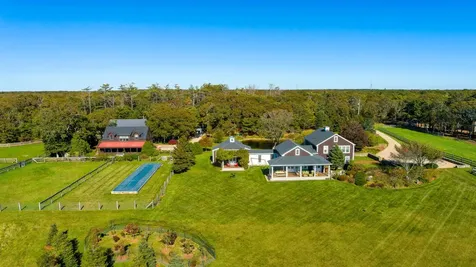 40 & 44 Meetinghouse, 19 & 25 Old Farms Trail Edgartown MA 02539