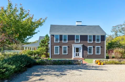40 & 44 Meetinghouse, 19 & 25 Old Farms Trail Edgartown MA 02539