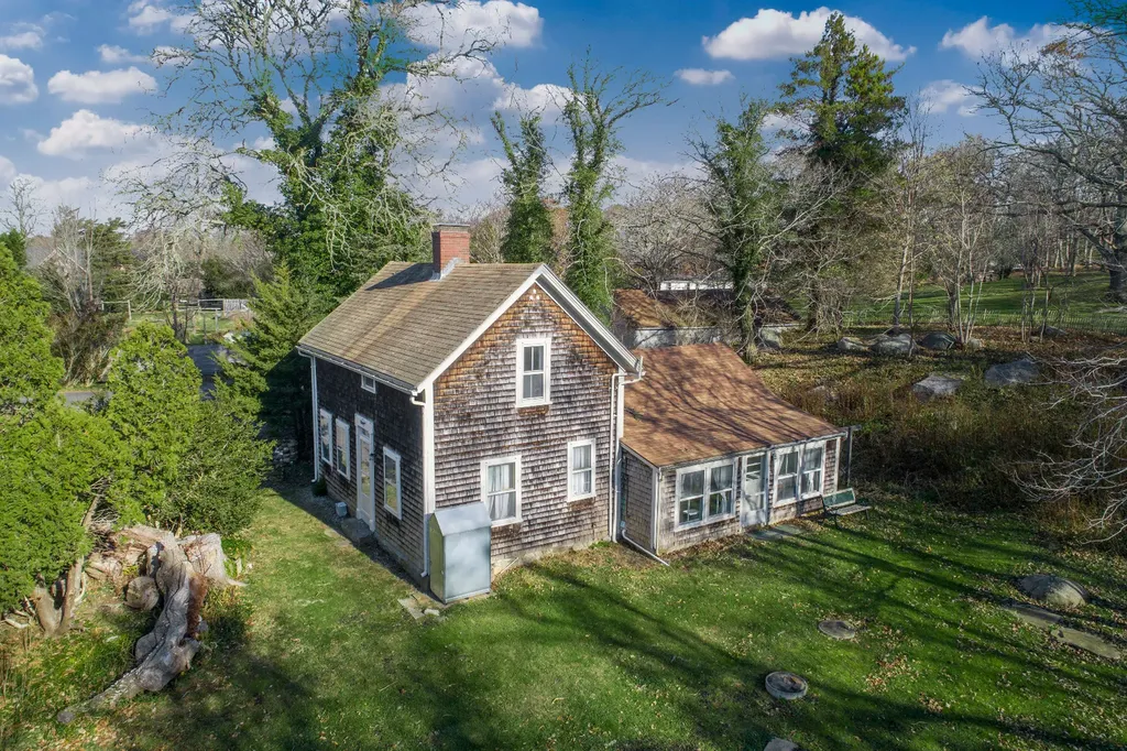 642 State Road West Tisbury MA 02575