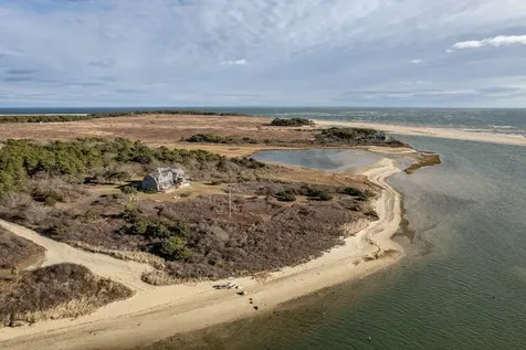 107 Washque Avenue Edgartown MA 02539