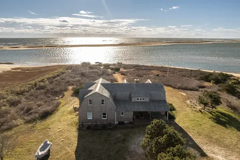 107 Washque Avenue Edgartown MA 02539