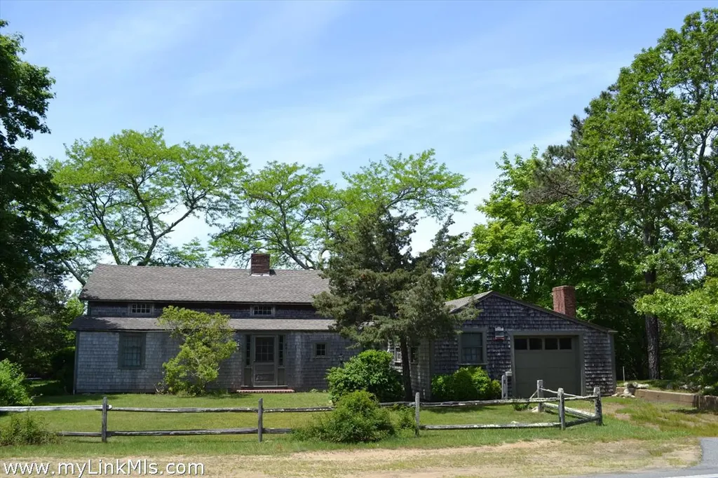 641 Old County Road West Tisbury MA 02575