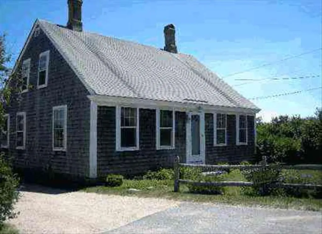 1076 State Road West Tisbury MA 02575
