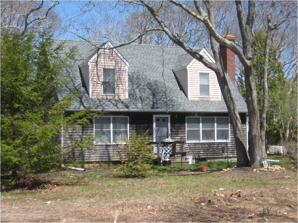 66 Oak Lane West Tisbury MA 02575
