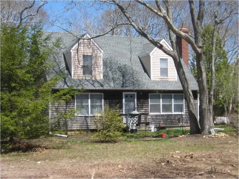 66 Oak Lane West Tisbury MA 02575