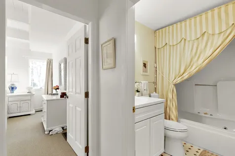3 Meetinghouse Village Way Edgartown MA 02539