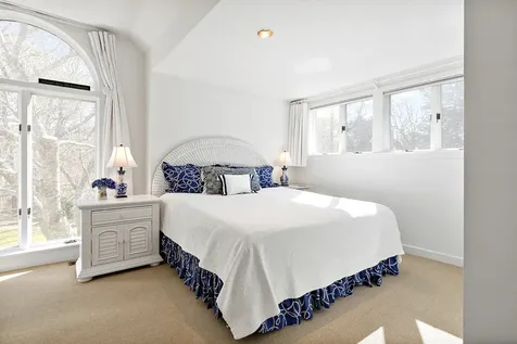 3 Meetinghouse Village Way Edgartown MA 02539