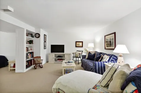 3 Meetinghouse Village Way Edgartown MA 02539