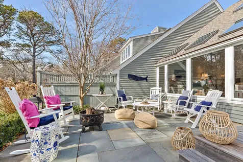 3 Meetinghouse Village Way Edgartown MA 02539