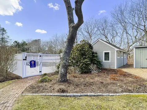 3 Meetinghouse Village Way Edgartown MA 02539