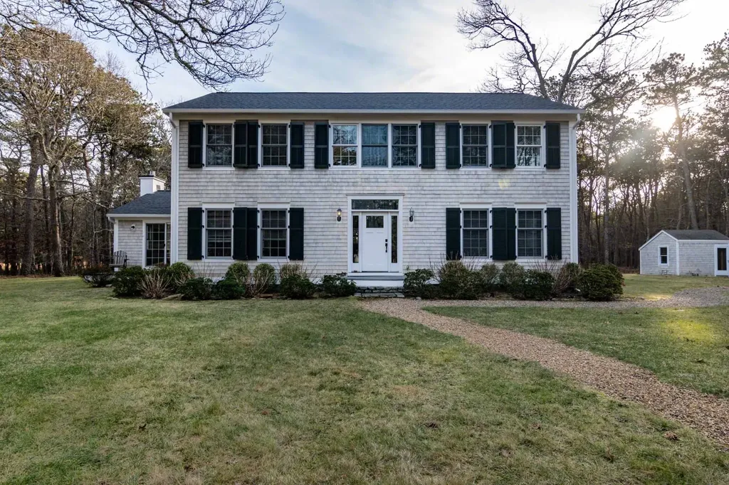 1 Little Sandy Way Oak Bluffs MA 02557