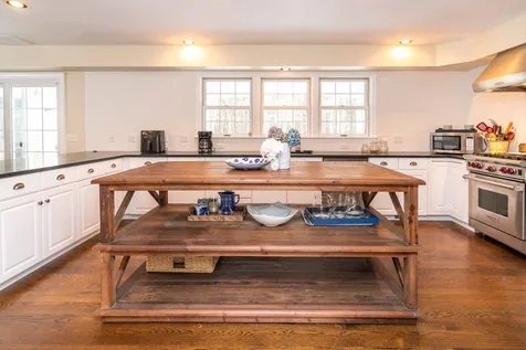 1 Little Sandy Way Oak Bluffs MA 02557
