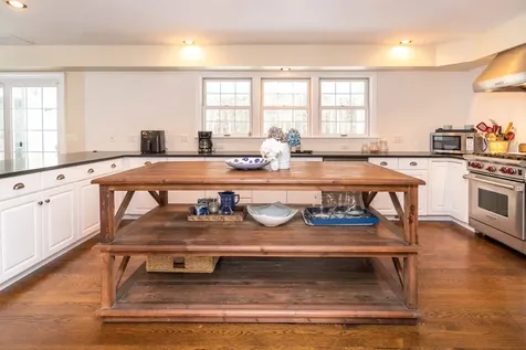 1 Little Sandy Way Oak Bluffs MA 02557