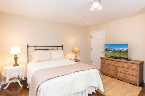 1 Little Sandy Way Oak Bluffs MA 02557