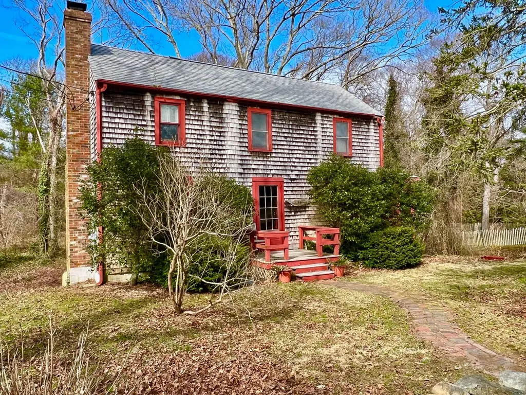 96 Dunham Avenue Vineyard Haven MA 02568