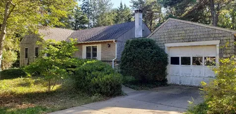 12 Webaqua Road Oak Bluffs MA 02557