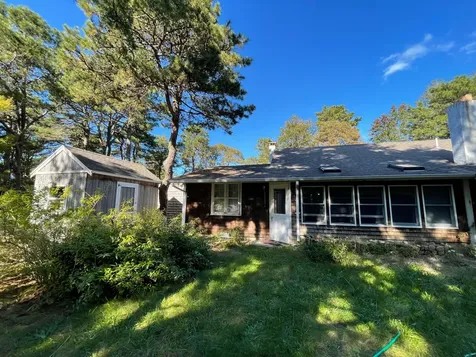 12 Webaqua Road Oak Bluffs MA 02557