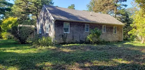 12 Webaqua Road Oak Bluffs MA 02557