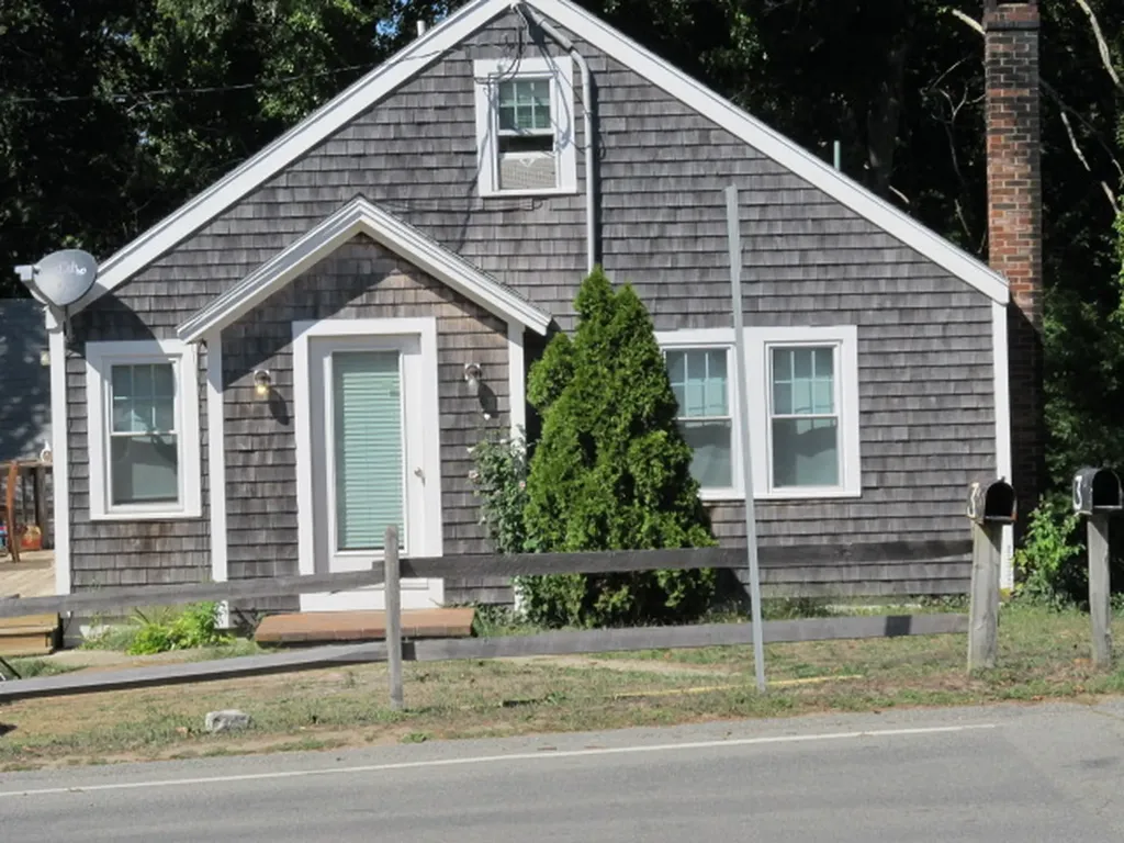 3 West Spring Street Vineyard Haven MA 02568