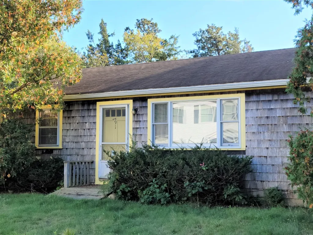 91 Carol Lane Includes 2 Adjacent Lots Oak Bluffs MA 02557