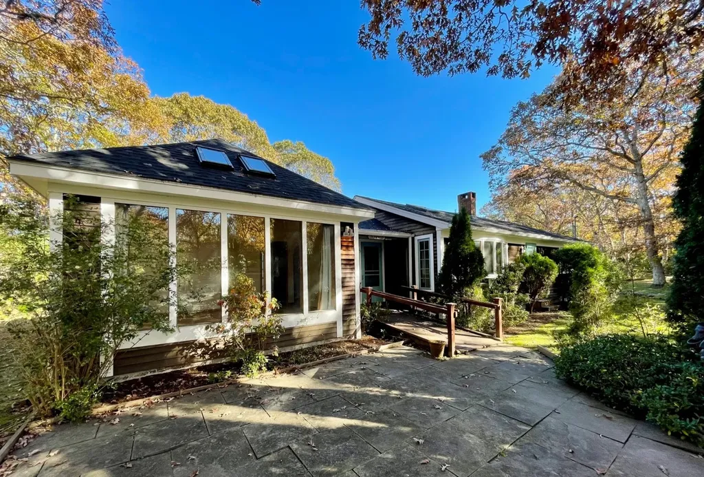 8 Island Farms Road West Tisbury MA 02575