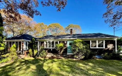 8 Island Farms Road West Tisbury MA 02575