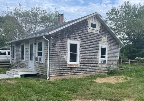10 Richmond Avenue Oak Bluffs MA 02557