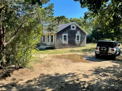10 Richmond Avenue Oak Bluffs MA 02557