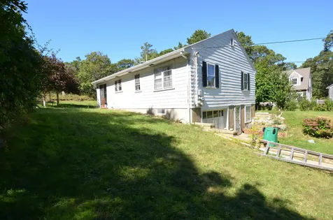 188 Fairfield Avenue Vineyard Haven MA 02568
