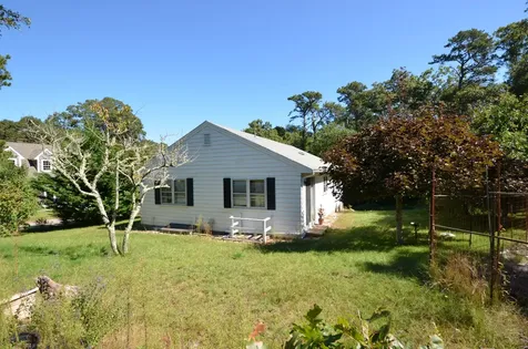 188 Fairfield Avenue Vineyard Haven MA 02568