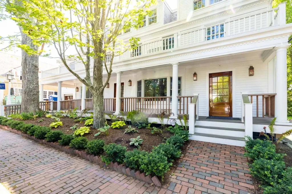 31 North Summer Street Edgartown MA 02539
