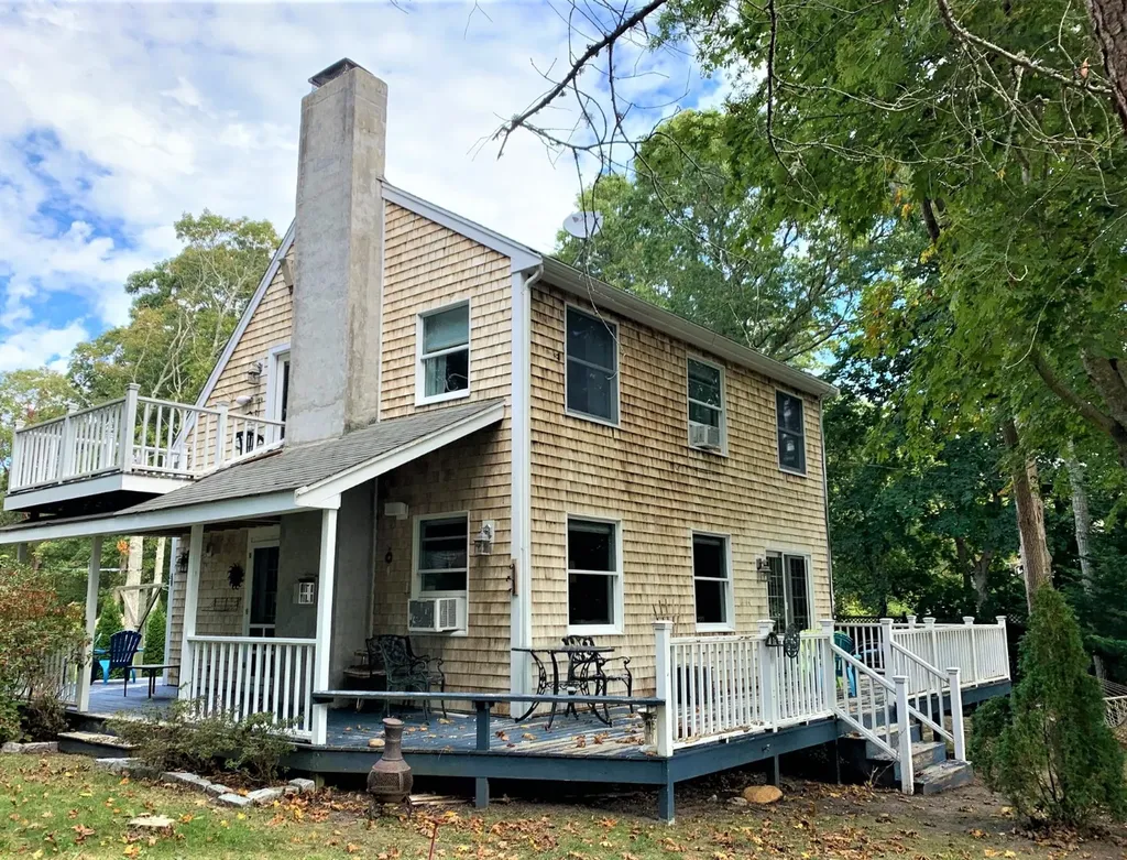 145 Midland Avenue Vineyard Haven MA 02568