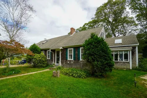 76 Summit Avenue Oak Bluffs MA 02557