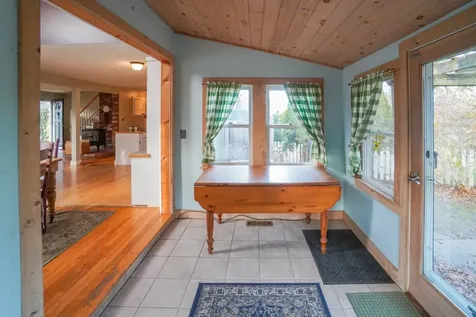 76 Summit Avenue Oak Bluffs MA 02557