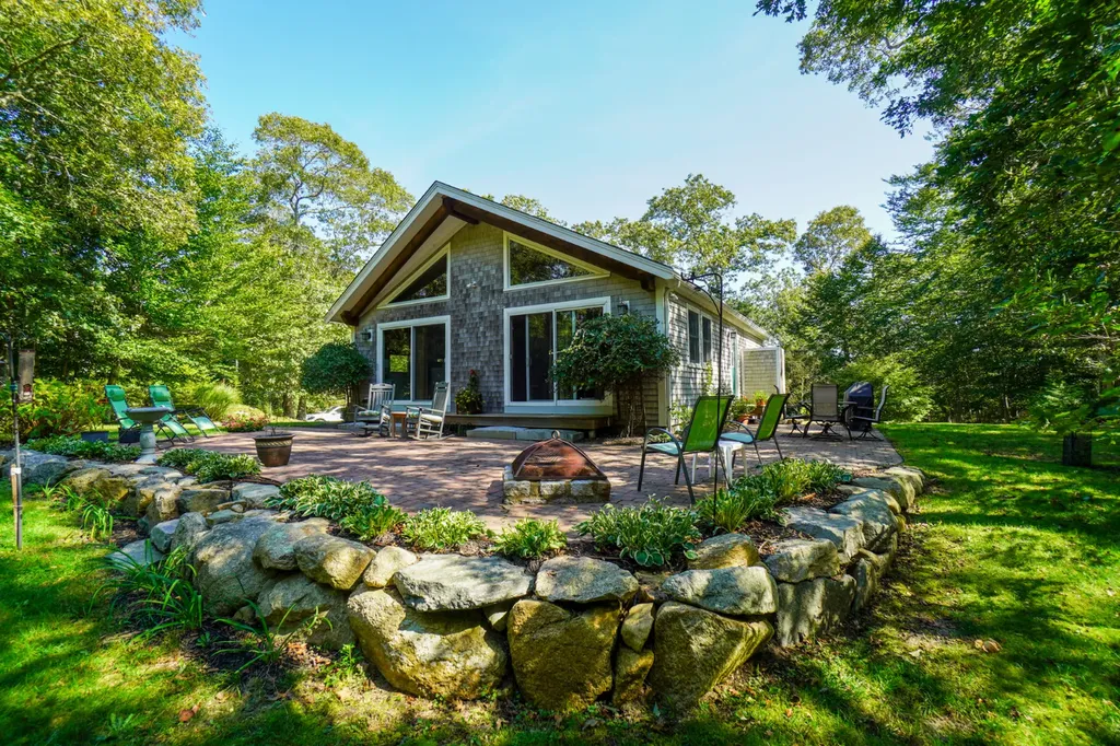 49 Border Road Vineyard Haven MA 02568