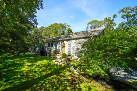49 Border Road Vineyard Haven MA 02568