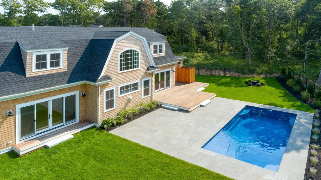 56 Robinson Road Edgartown MA 02539
