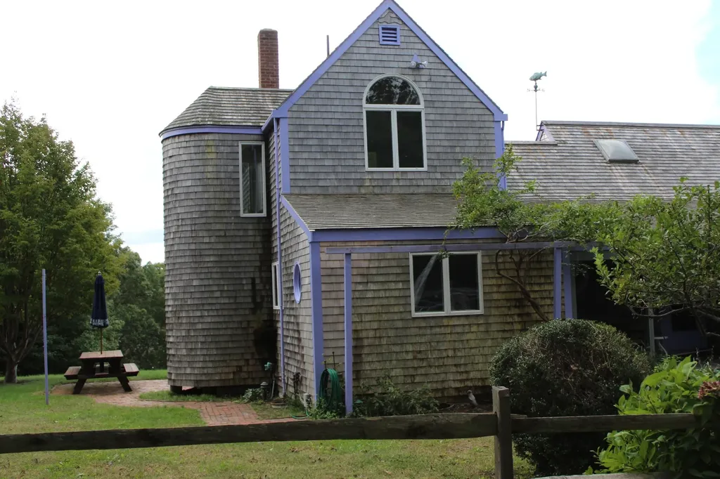55 Old House Way West Tisbury MA 02575