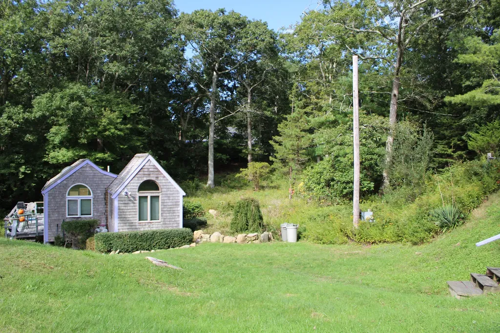 55 Old House Way West Tisbury MA 02575