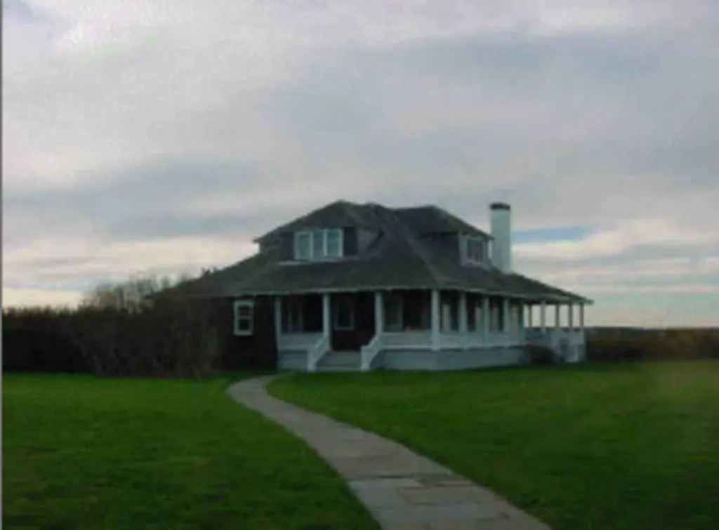 14 R Temahigan Avenue Oak Bluffs MA 02557