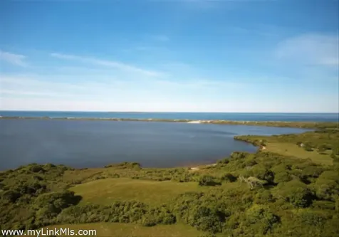 Off Moshup Trail Aquinnah MA 02535