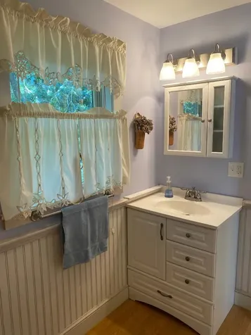 11 Hammett Lane Chilmark MA 02535