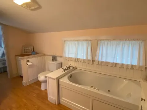 11 Hammett Lane Chilmark MA 02535