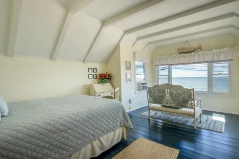 125 Sea View Avenue Oak Bluffs MA 02557