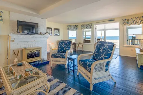 125 Sea View Avenue Oak Bluffs MA 02557