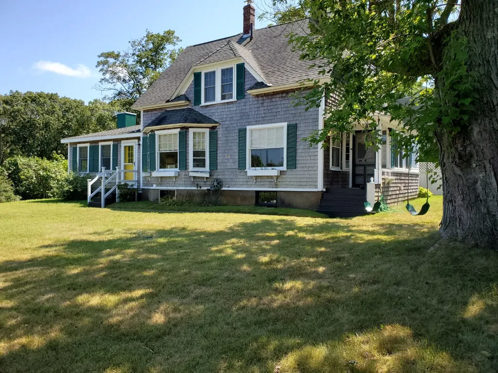 44 Edgartown Road Vineyard Haven MA 02568