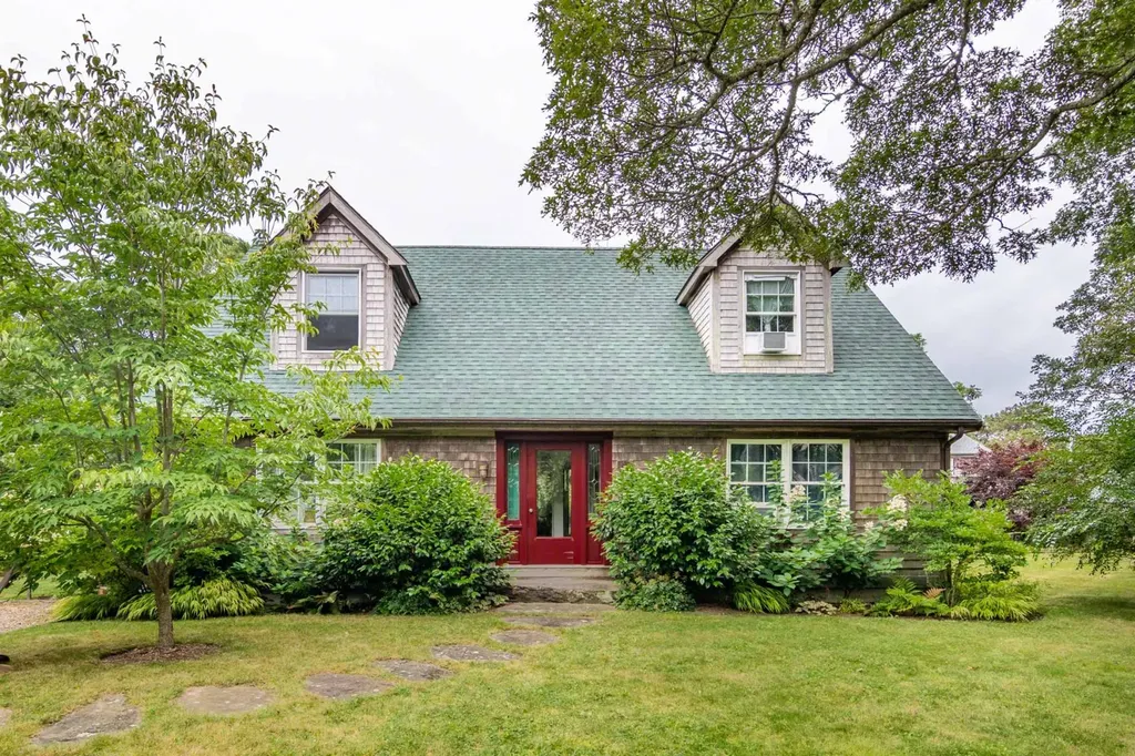 53 Twelfth Street North Edgartown MA 02539